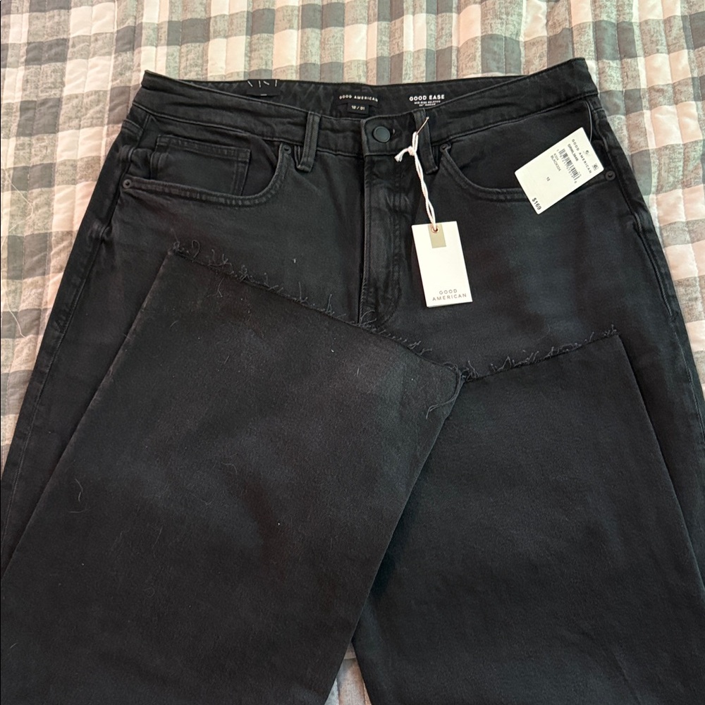 Good American Good Ease Relaxed Black Frayed Hem Straight Jeans 12/31